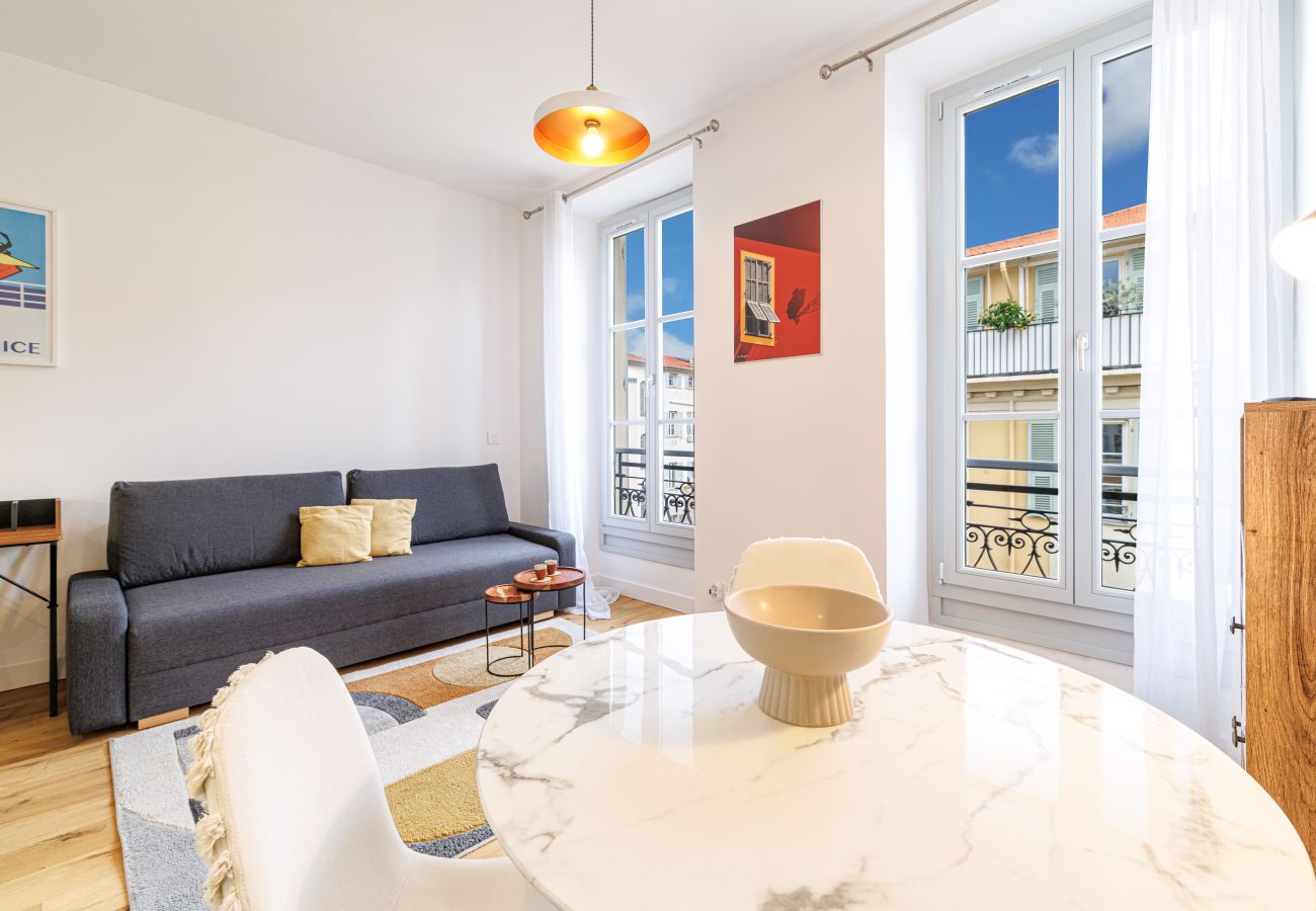 Studio in Nice - Bright & Charming City Center Studio