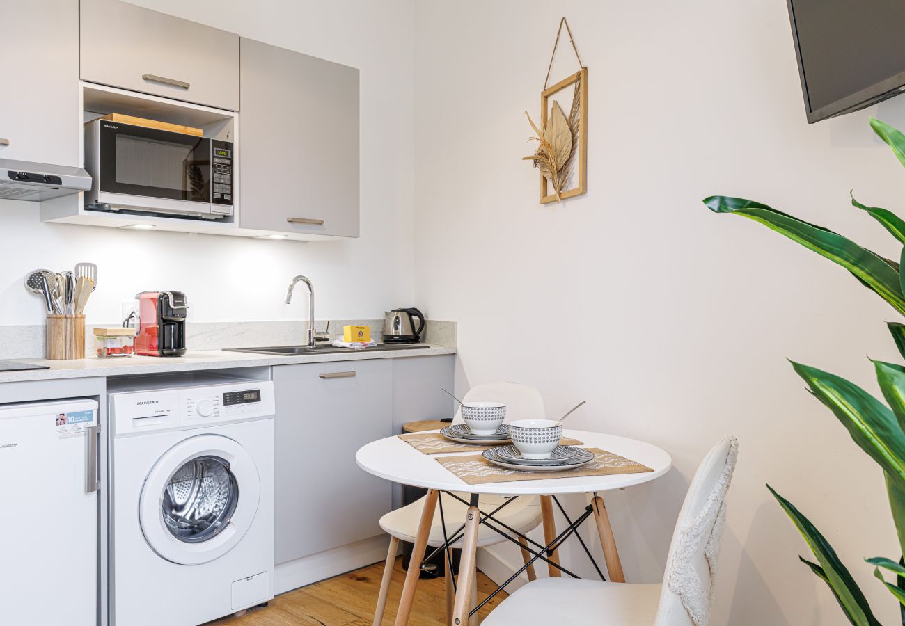 Studio in Nice - Bright & Charming City Center Studio