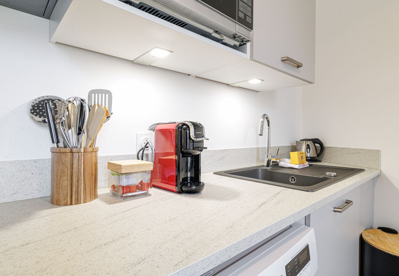 Studio in Nice - Bright & Charming City Center Studio