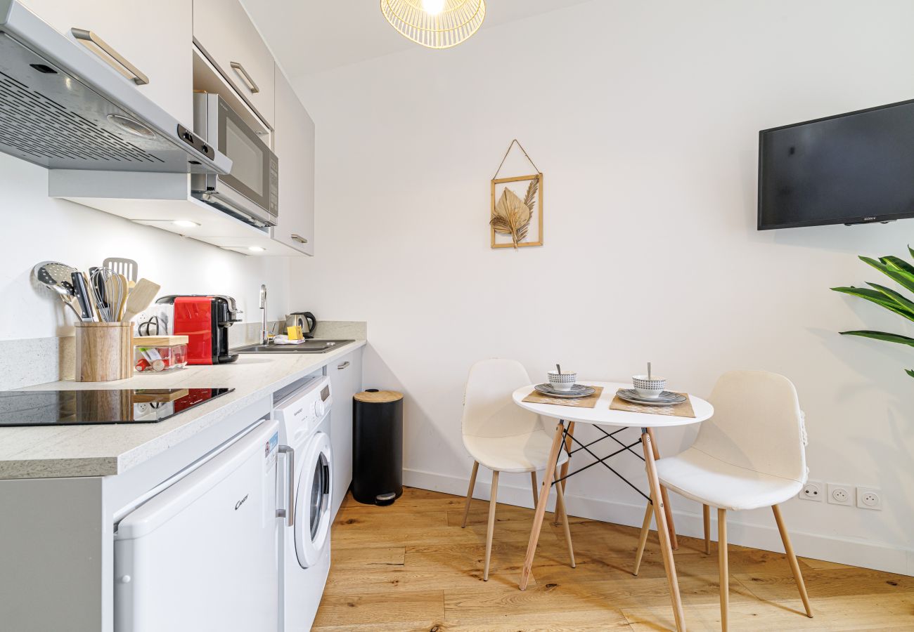 Studio in Nice - Bright & Charming City Center Studio