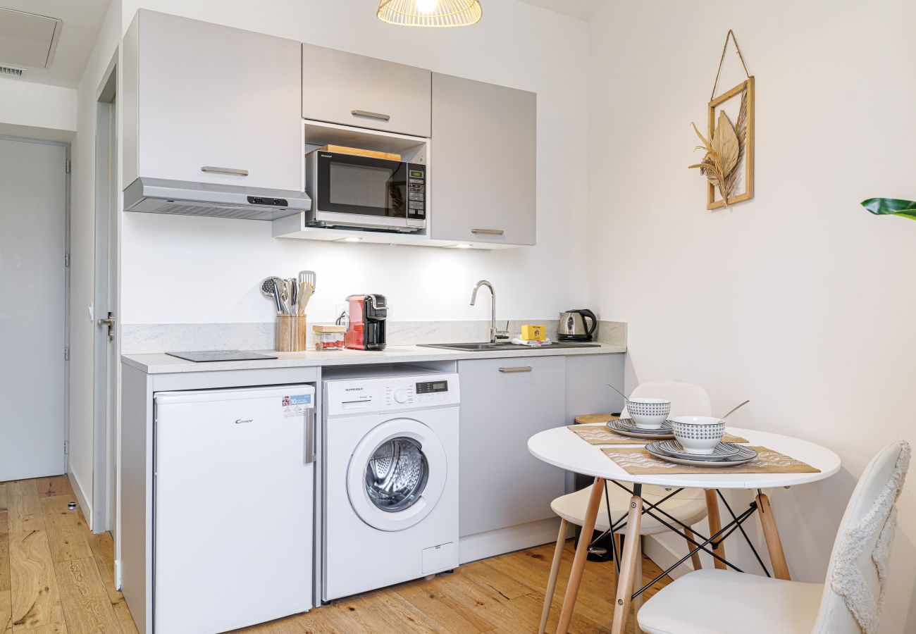 Studio in Nice - Bright & Charming City Center Studio