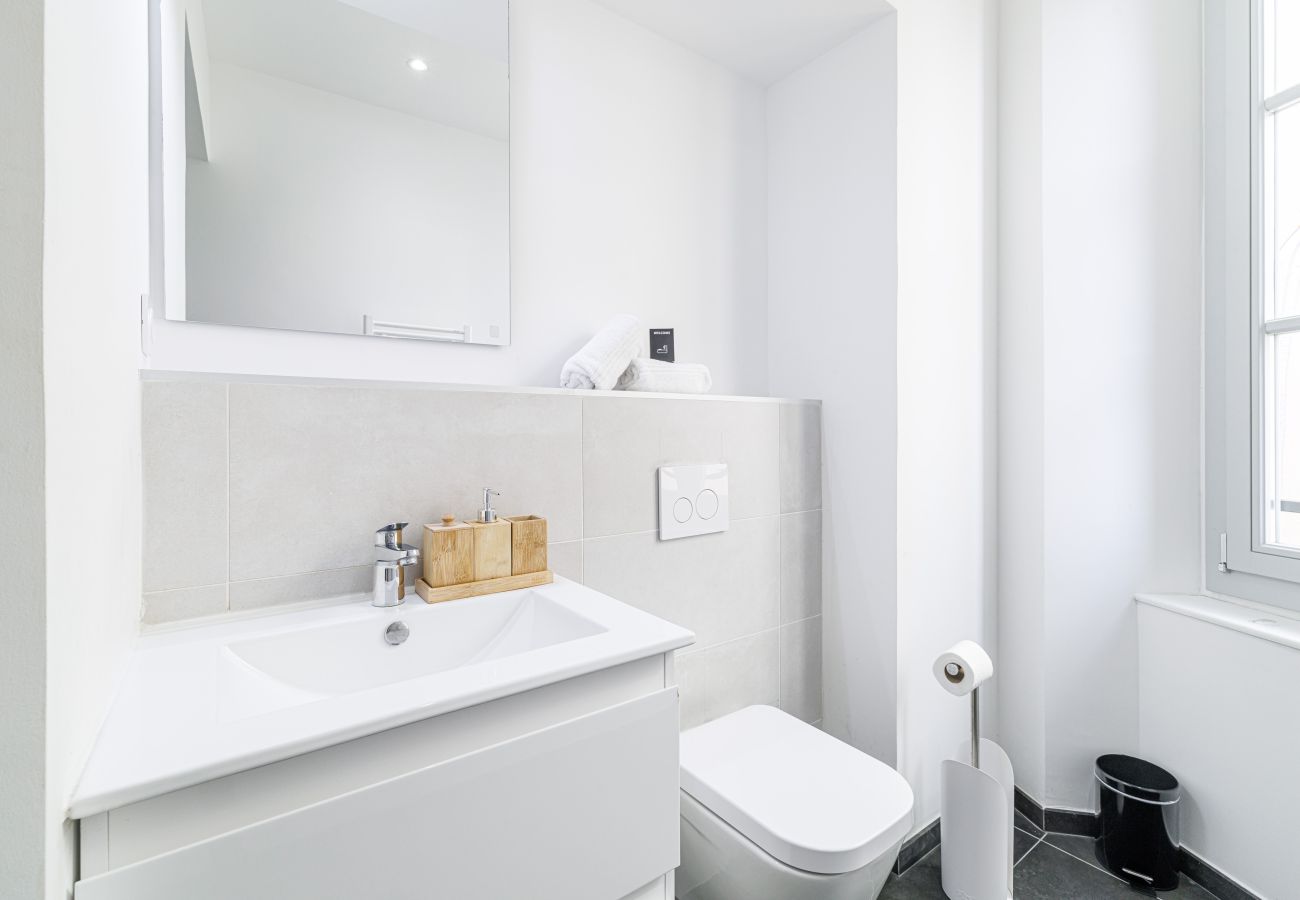 Studio in Nice - Bright & Charming City Center Studio