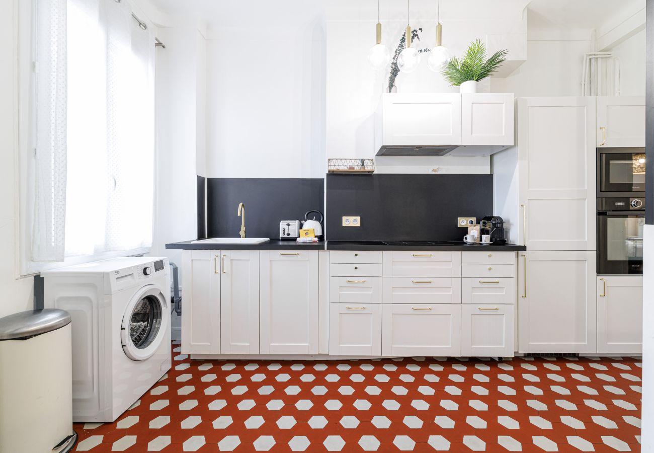 Apartment in Nice - Large 2 Bdr City Center close to Train Station