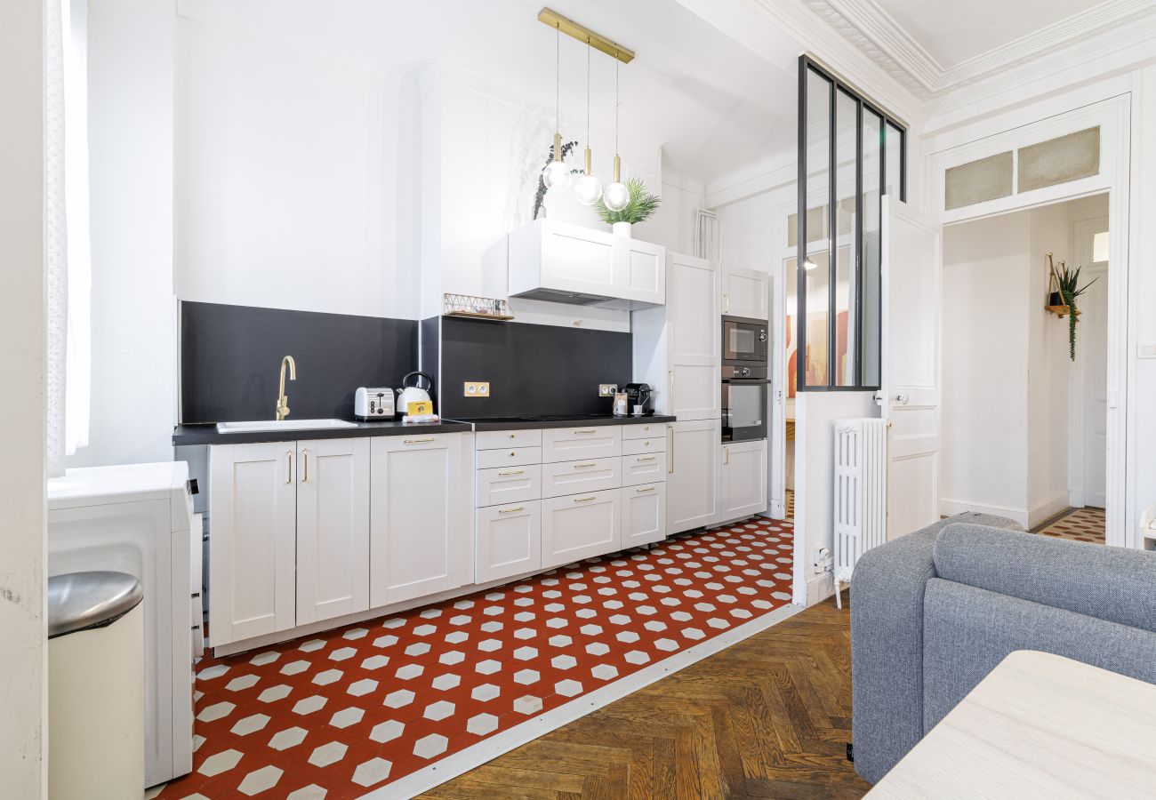 Apartment in Nice - Large 2 Bdr City Center close to Train Station