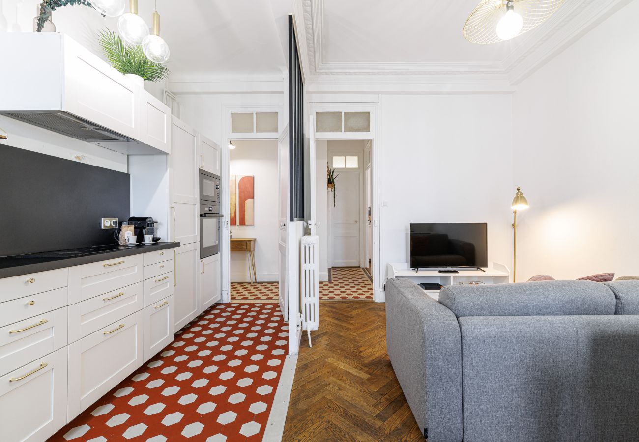 Apartment in Nice - Large 2 Bdr City Center close to Train Station