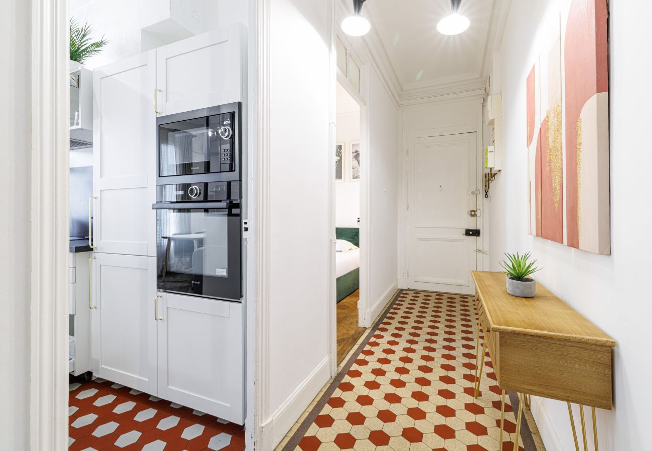 Apartment in Nice - Large 2 Bdr City Center close to Train Station