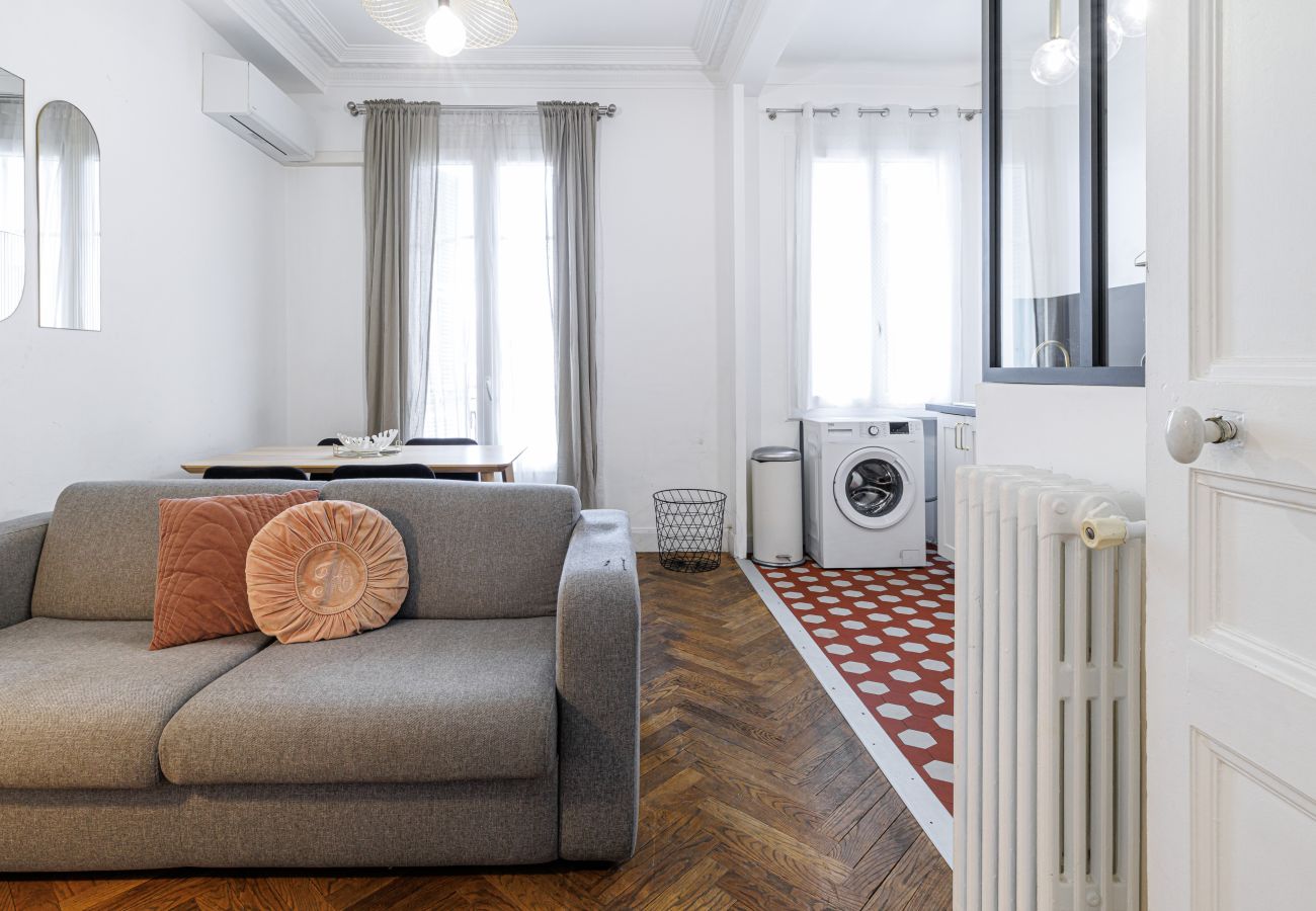 Apartment in Nice - Large 2 Bdr City Center close to Train Station