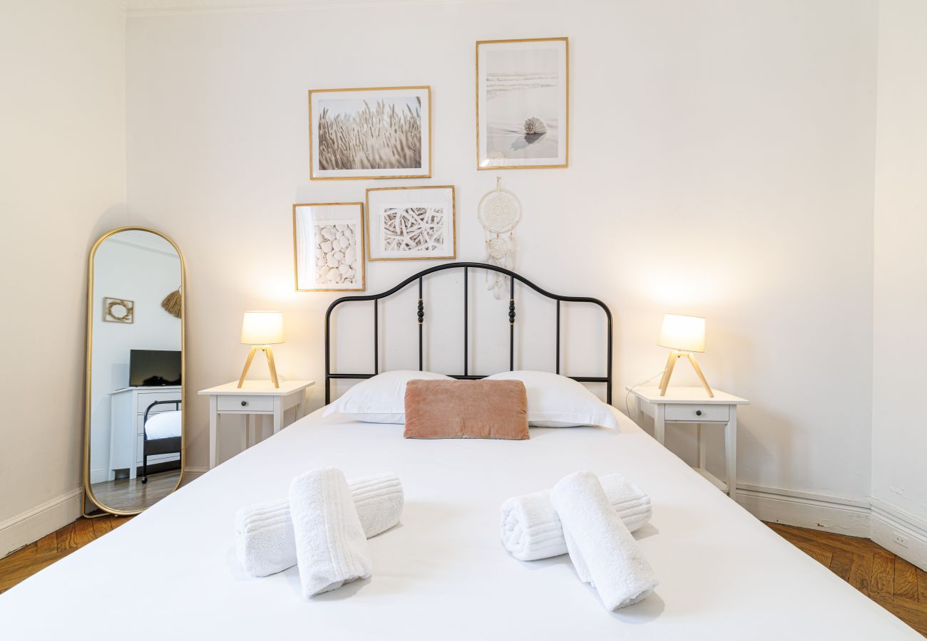 Apartment in Nice - Large 2 Bdr City Center close to Train Station