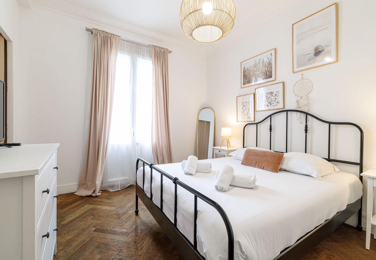 Apartment in Nice - Large 2 Bdr City Center close to Train Station
