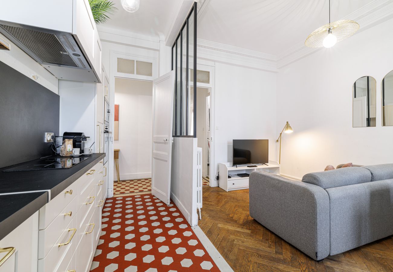 Apartment in Nice - Large 2 Bdr City Center close to Train Station