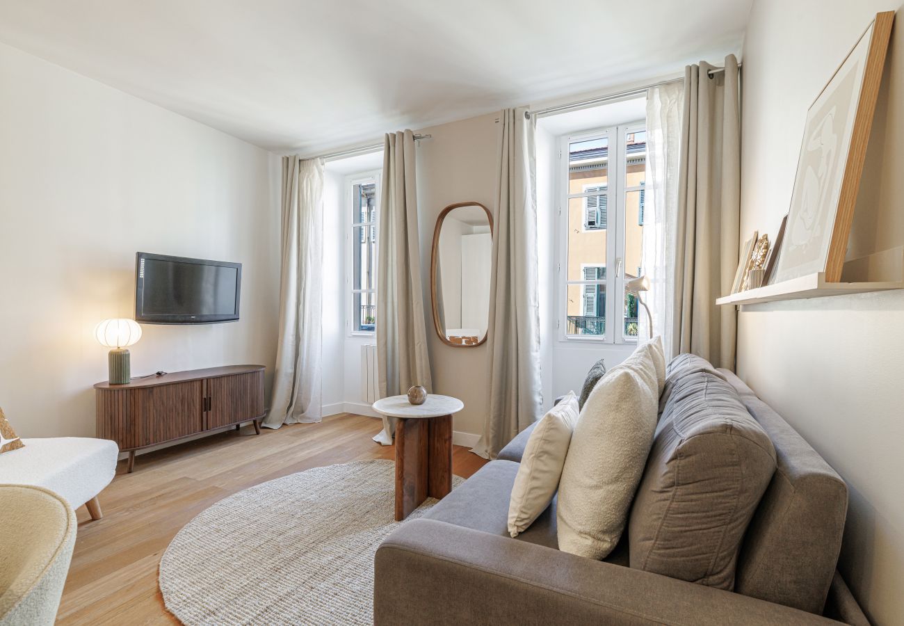 Studio in Nice - Bright Studio in Nice Port - Garibaldi Square