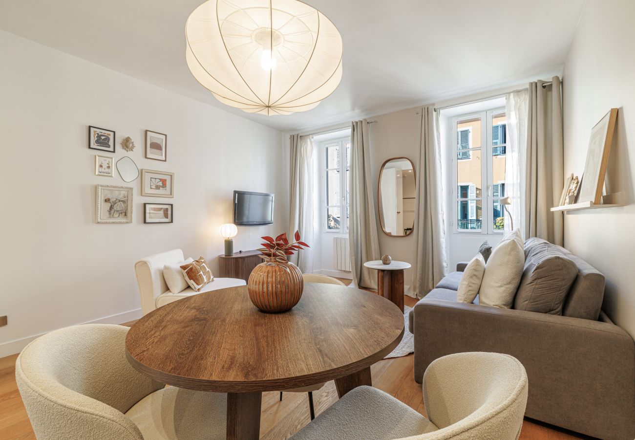 Studio in Nice - Bright Studio in Nice Port - Garibaldi Square