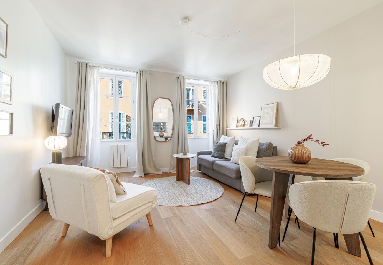 Studio in Nice - Bright Studio in Nice Port - Garibaldi Square