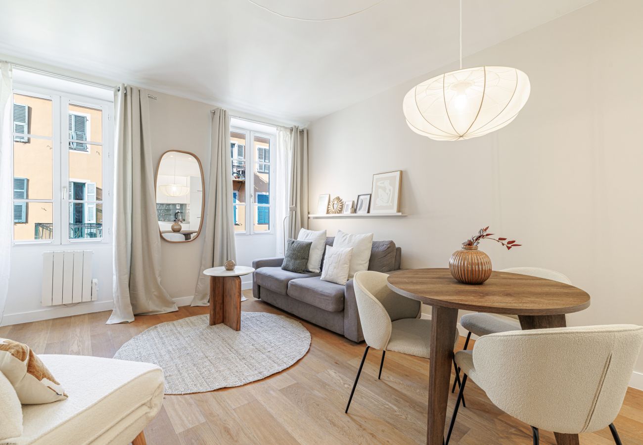Studio in Nice - Bright Studio in Nice Port - Garibaldi Square