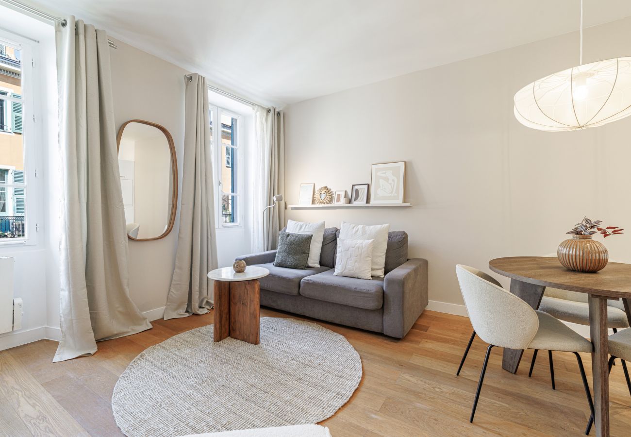 Studio in Nice - Bright Studio in Nice Port - Garibaldi Square