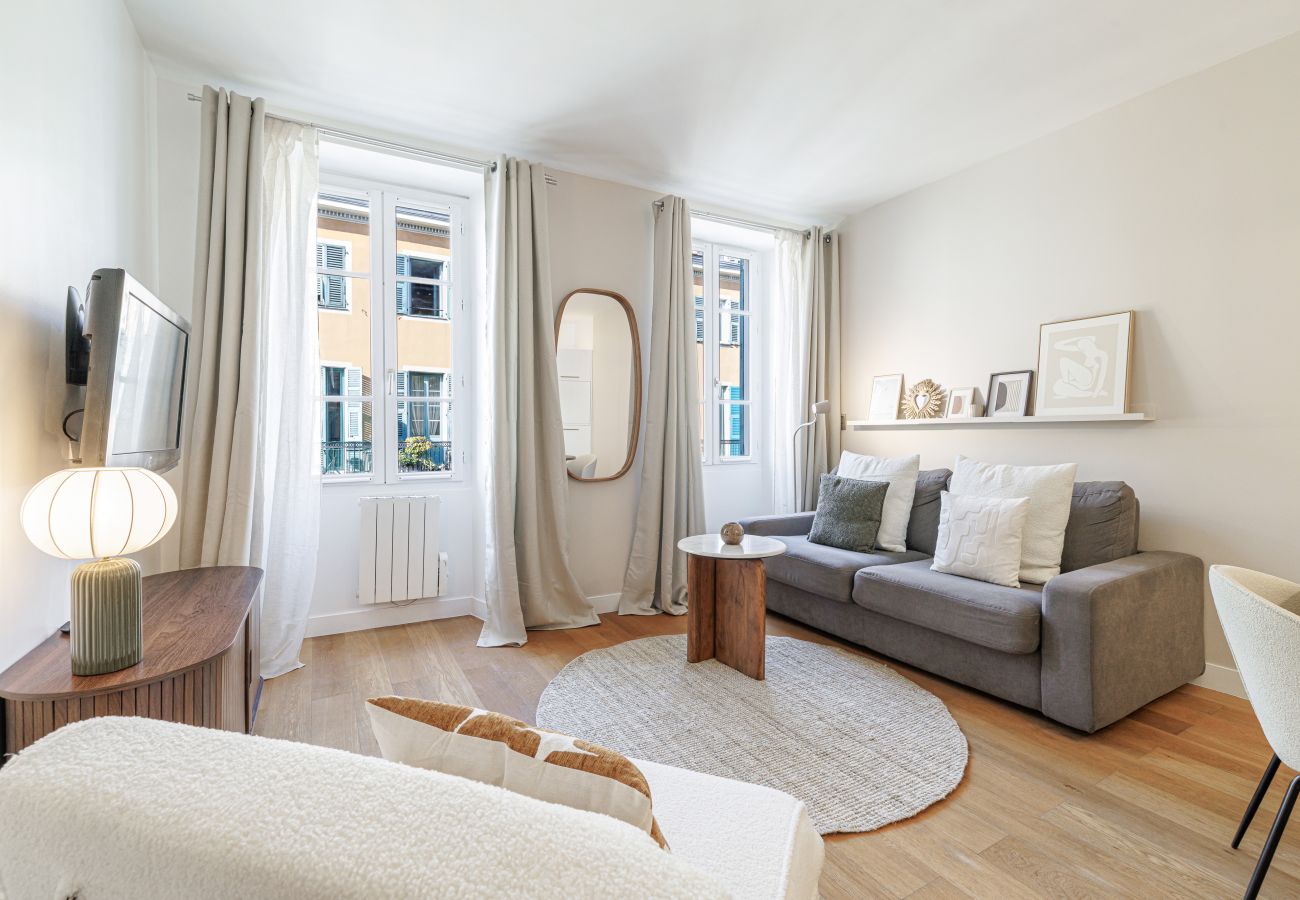 Studio in Nice - Bright Studio in Nice Port - Garibaldi Square