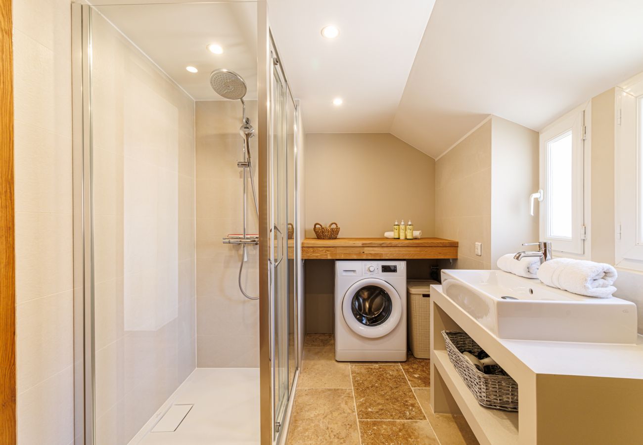 Apartment in Villefranche-sur-Mer - Top floor and sea view in the Old Town