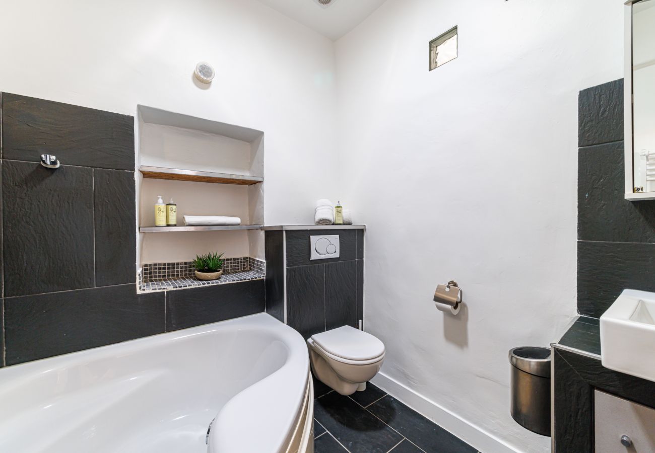 Apartment in Villefranche-sur-Mer - Top floor and sea view in the Old Town