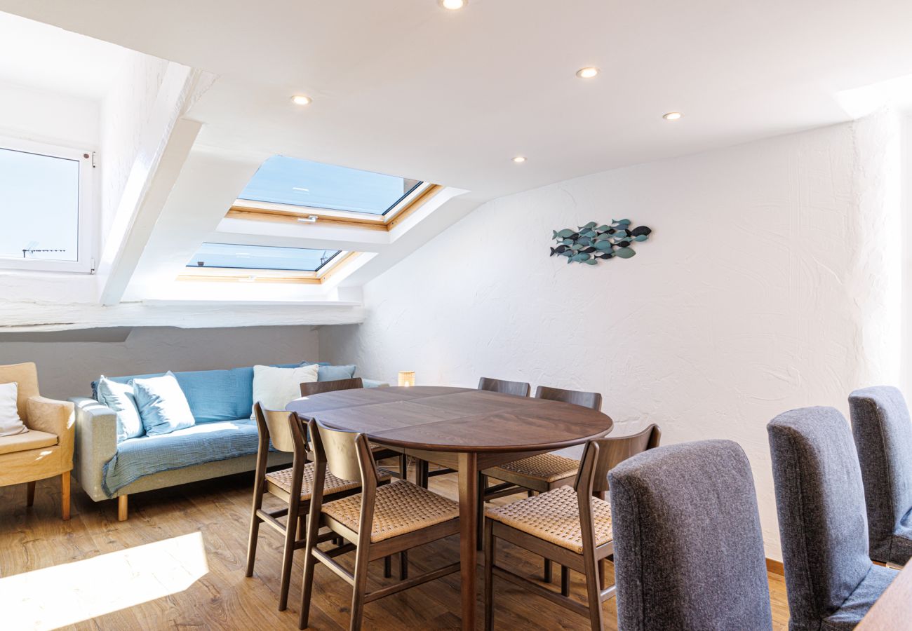 Apartment in Villefranche-sur-Mer - Top floor and sea view in the Old Town