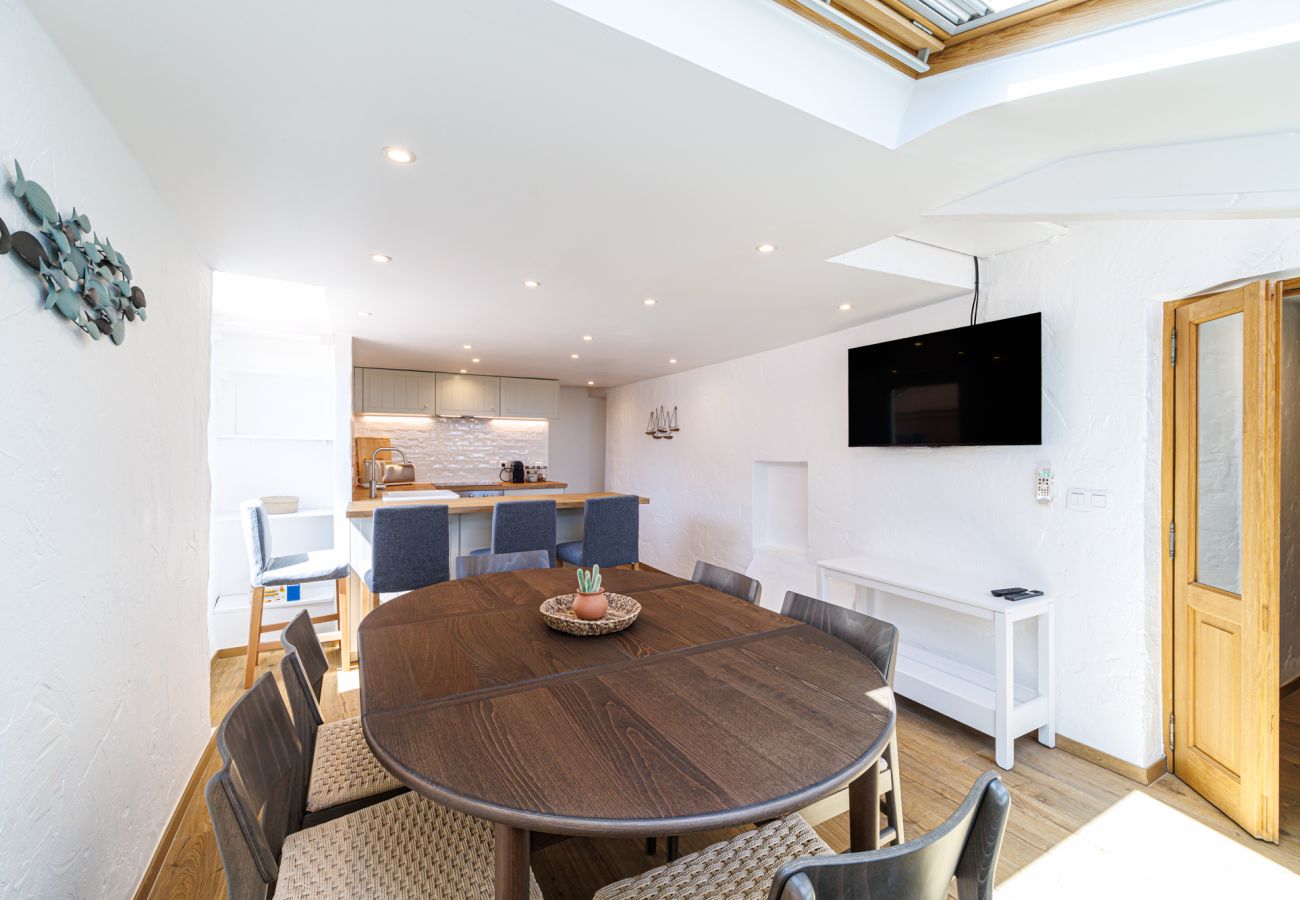 Apartment in Villefranche-sur-Mer - Top floor and sea view in the Old Town