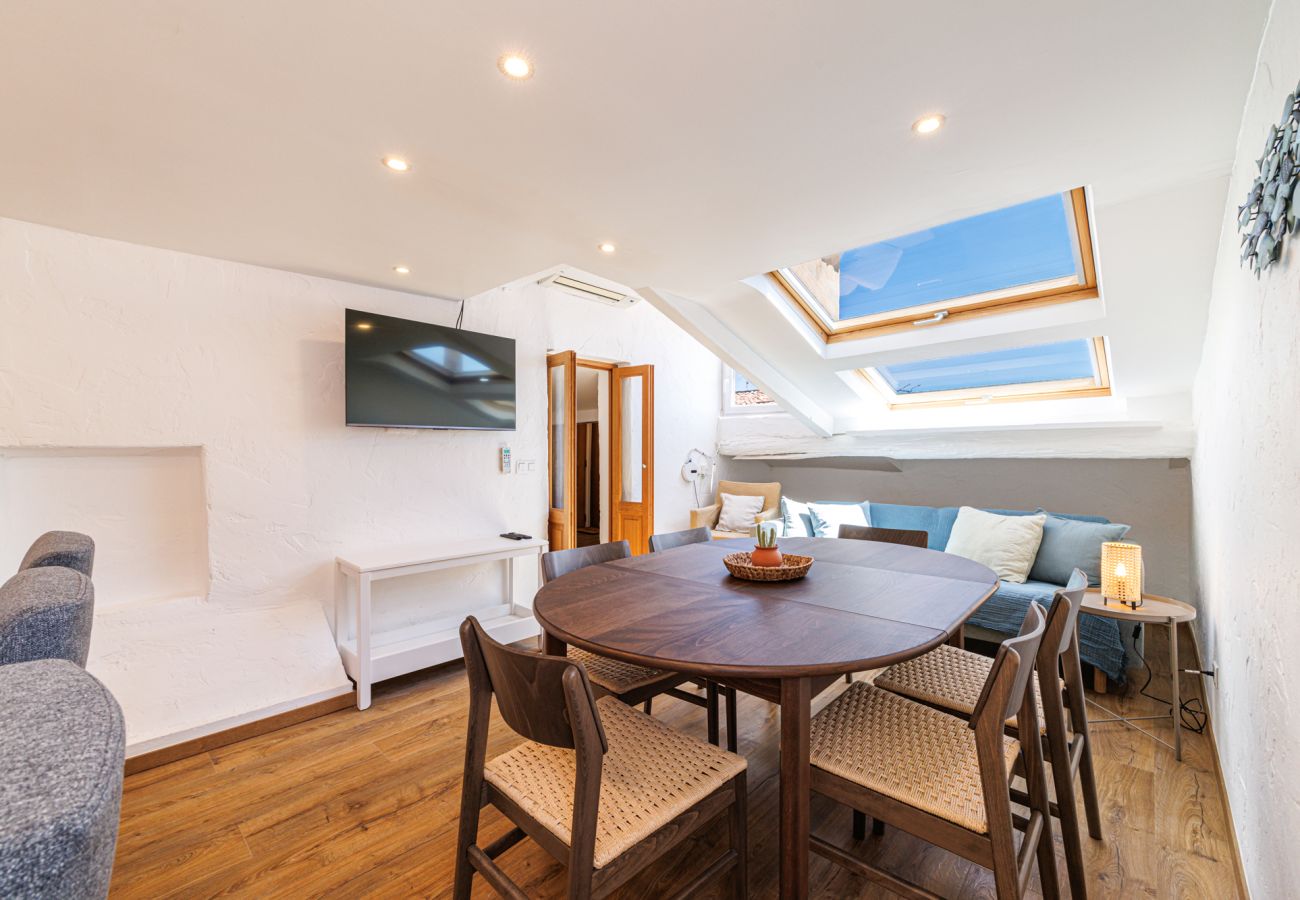 Apartment in Villefranche-sur-Mer - Top floor and sea view in the Old Town