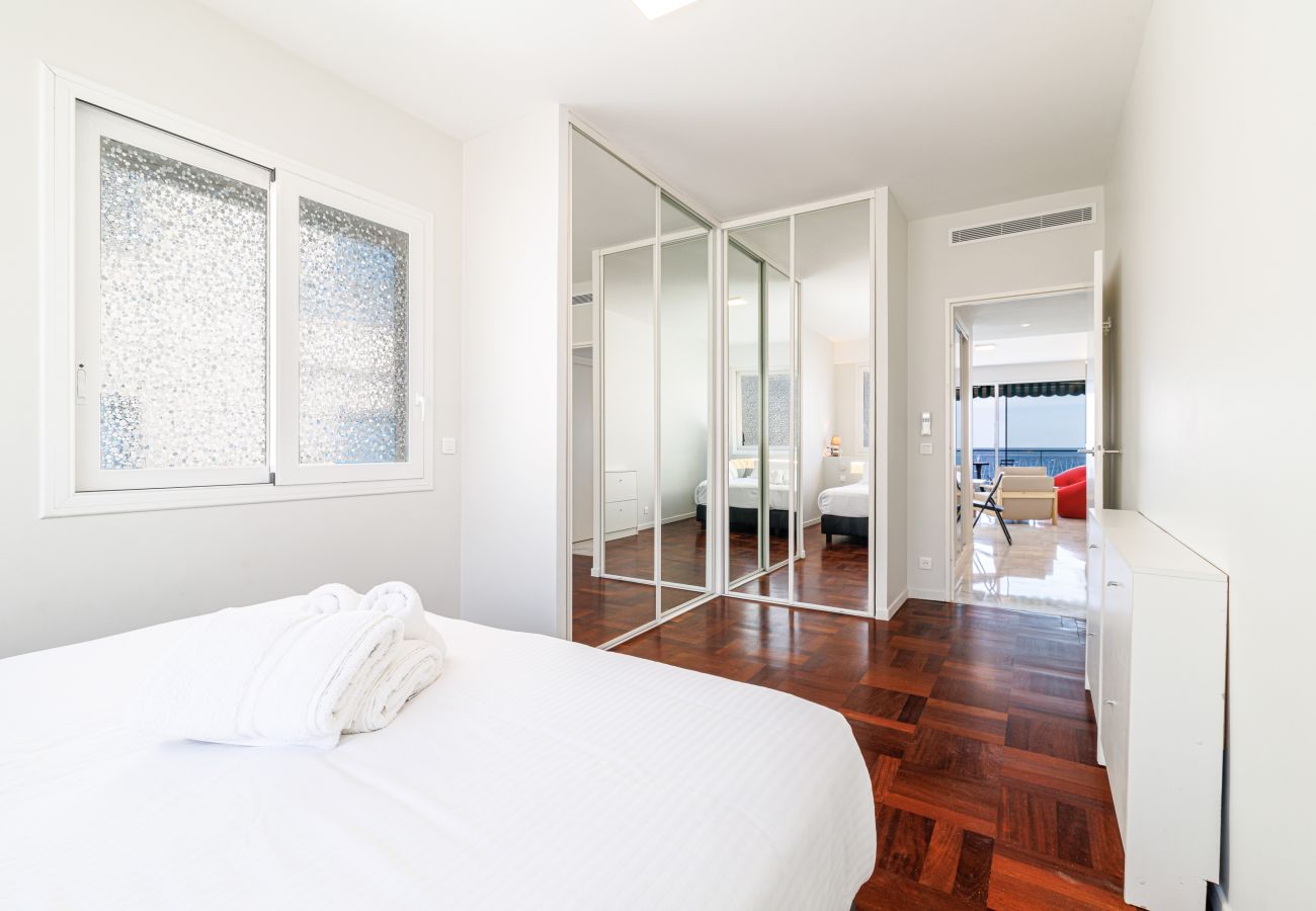 Apartment in Nice - Panoramic Sea View - 1 Bdr Promenade des Anglais