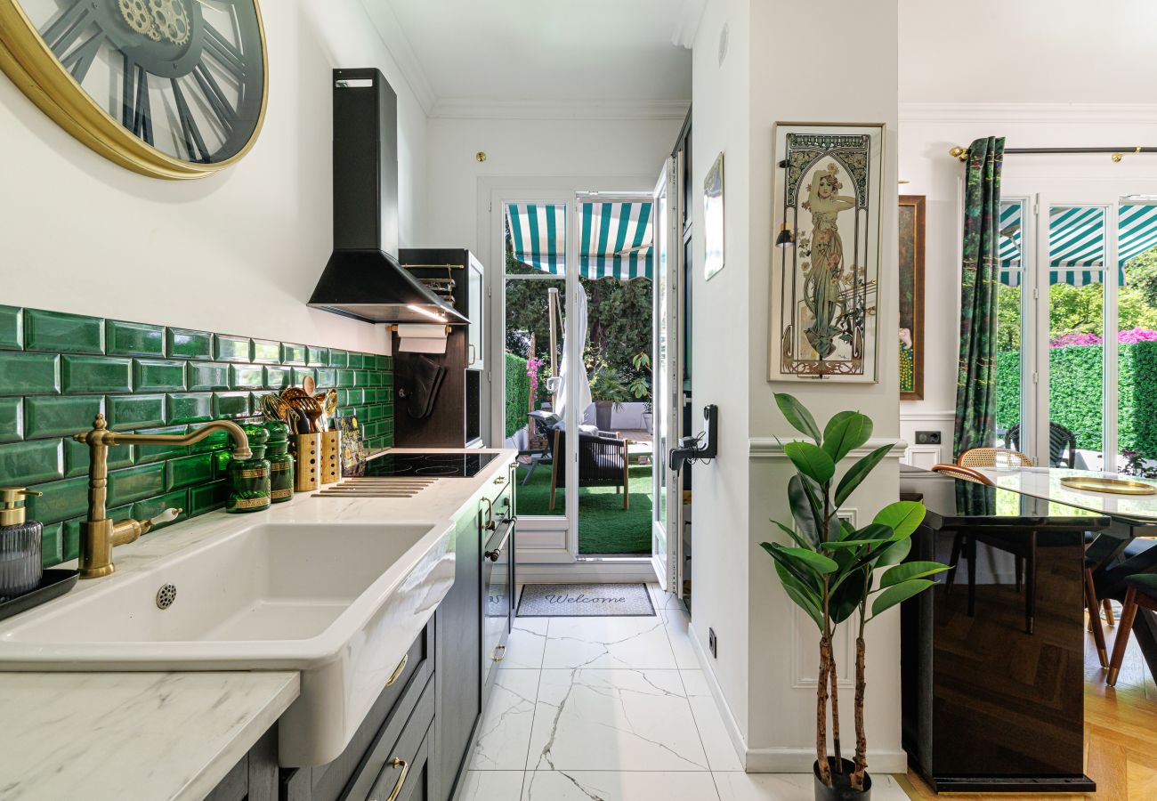 Apartment in Nice - Peaceful 1 Bdr, Large Sunny Terrace