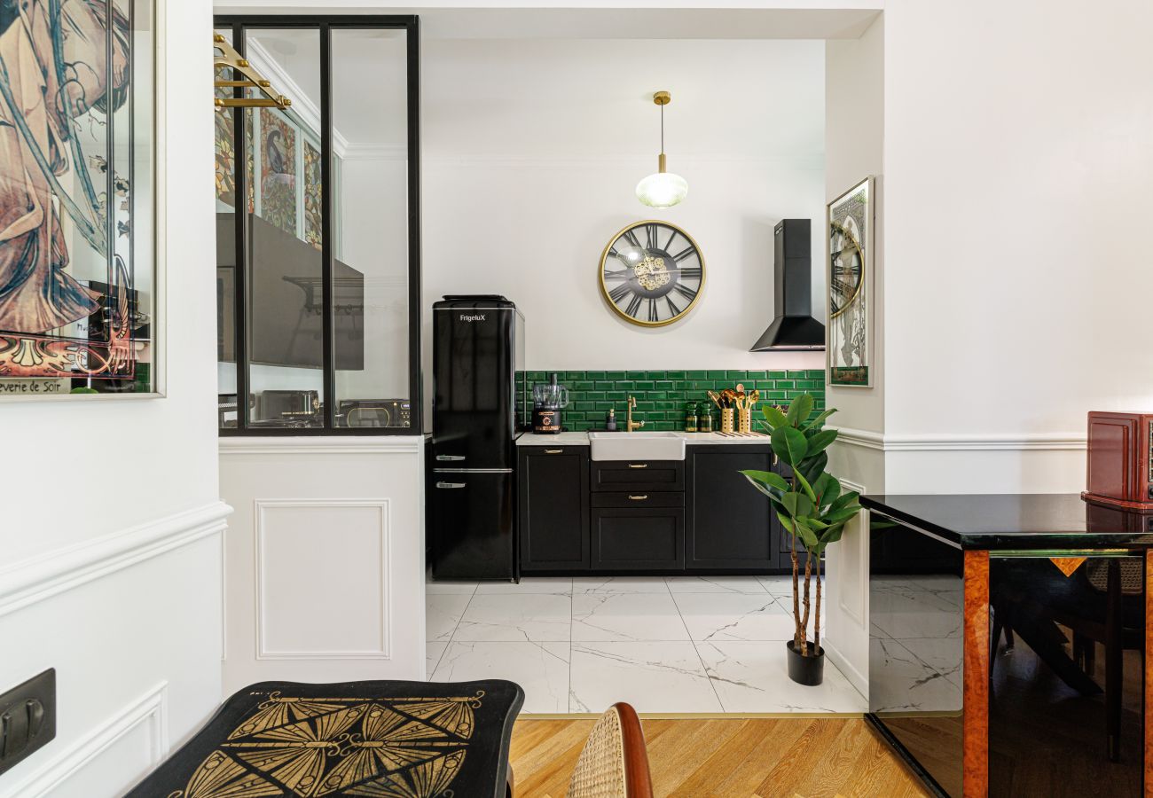 Apartment in Nice - Peaceful 1 Bdr, Large Sunny Terrace