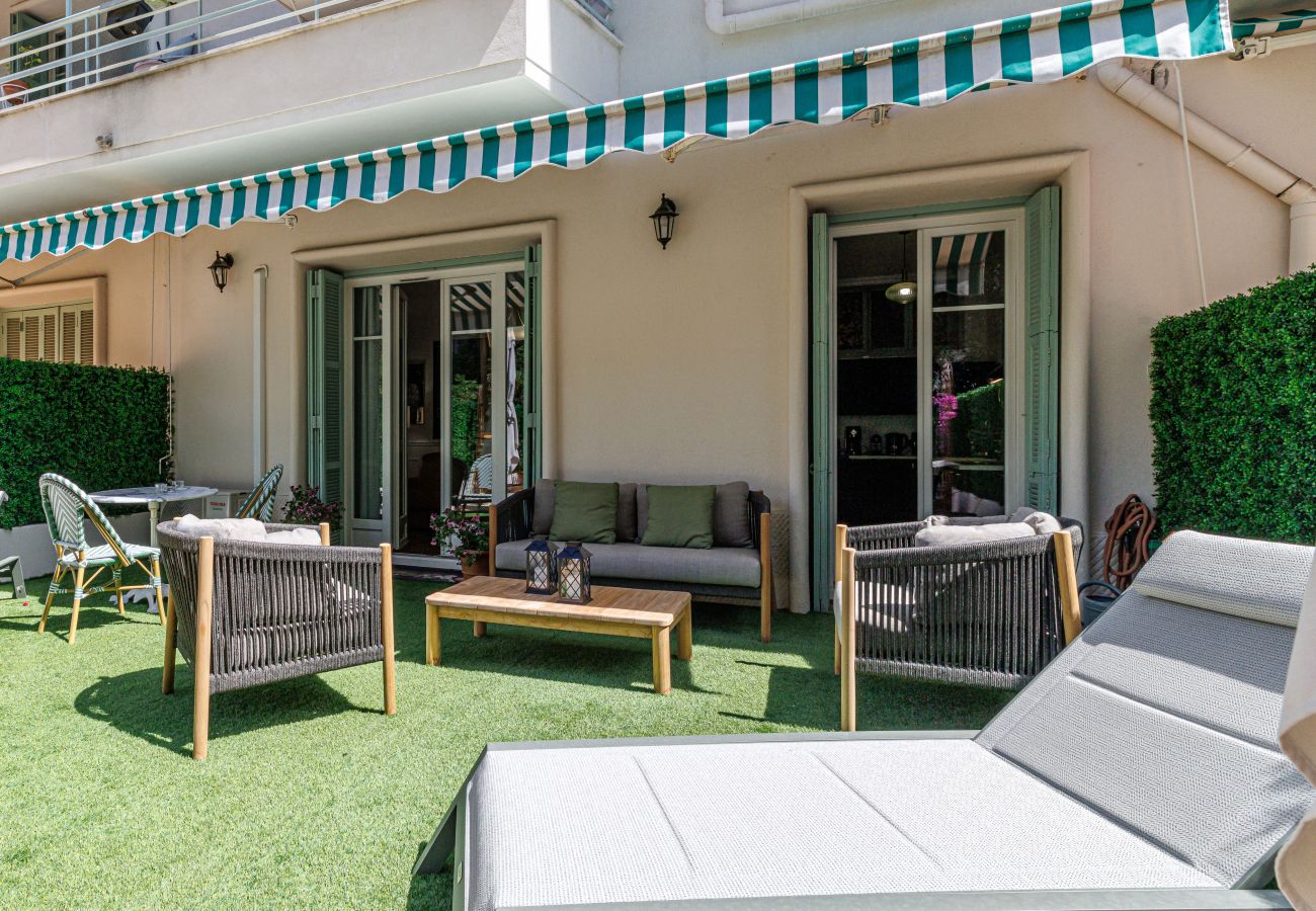 Apartment in Nice - Peaceful 1 Bdr, Large Sunny Terrace