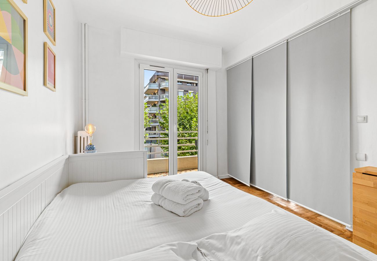 Apartment in Nice - Comfortable & Bright 2 Bedroom