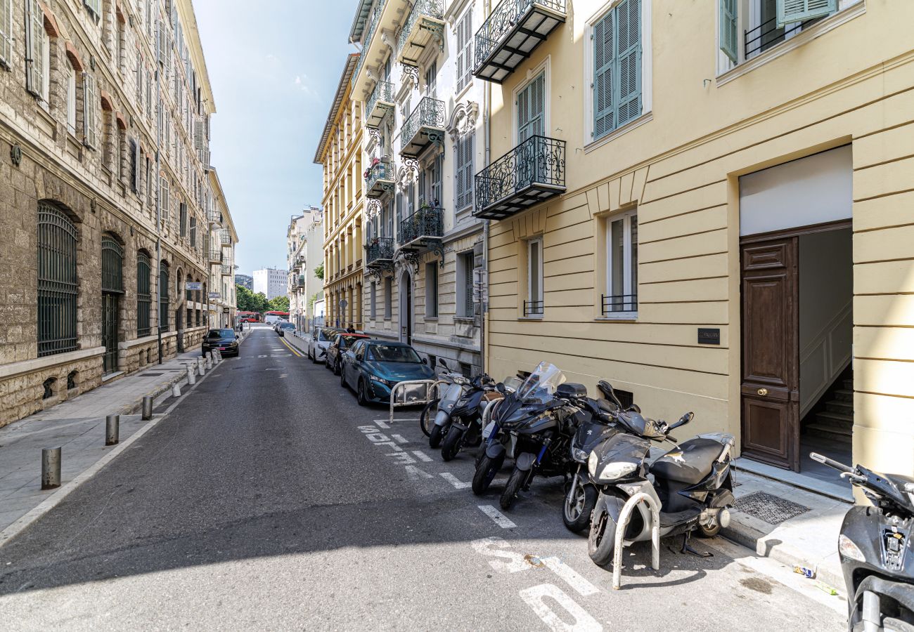 Apartment in Nice - Bright & Charming 1 Bedroom