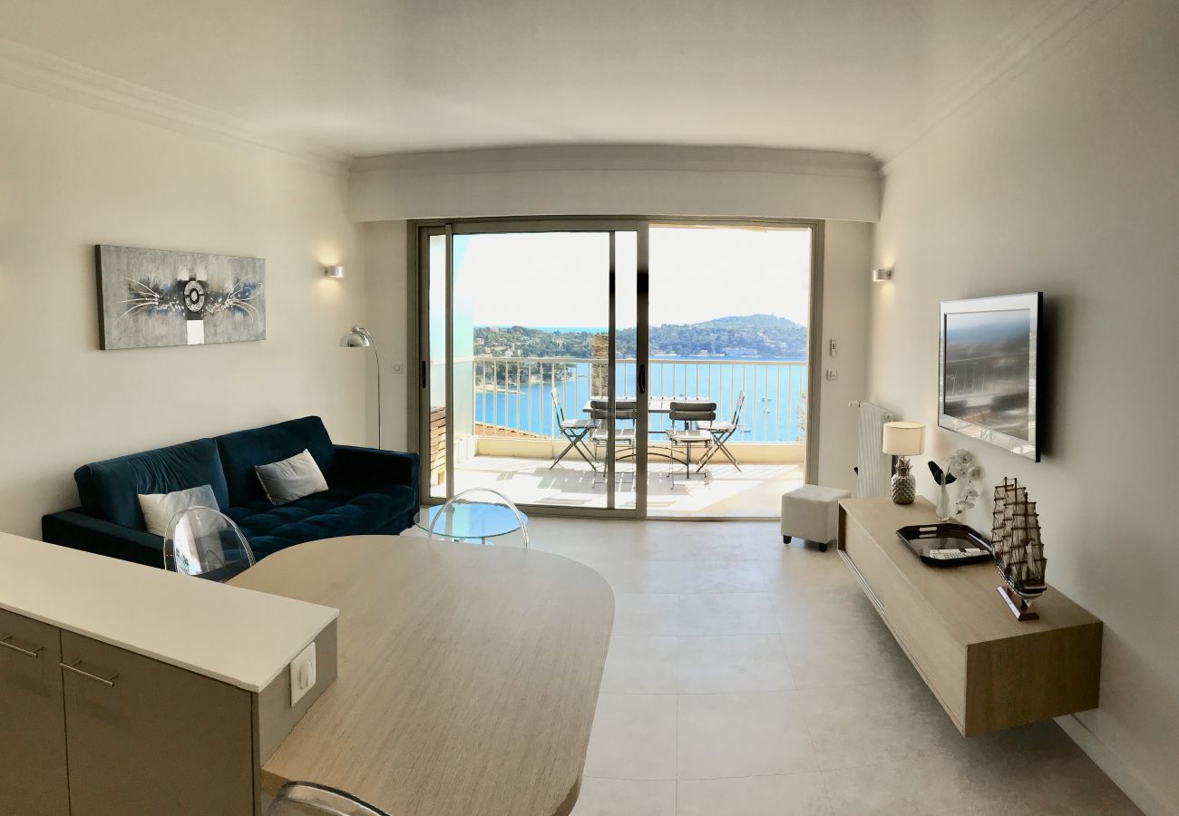 Appartement à Villefranche-sur-Mer - Magnifique Vue Mer, 2 Chambres - Piscine et Garage