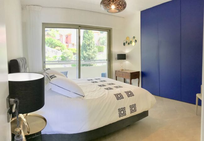 Appartement à Villefranche-sur-Mer - Extraordinaire Vue Mer, 1 Chambre - Piscine & Garage Appartement à Villefranche-sur-Mer - Extraordinaire Vue Mer, 1 Chambre - Piscine & Garage
