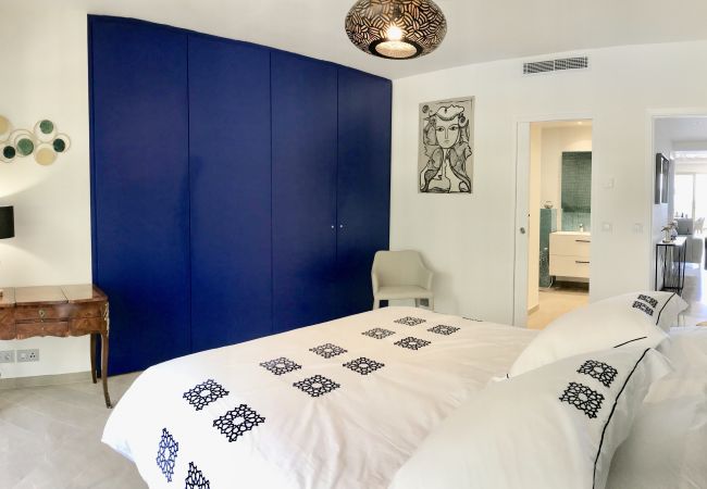 Appartement à Villefranche-sur-Mer - Extraordinaire Vue Mer, 1 Chambre - Piscine & Garage Appartement à Villefranche-sur-Mer - Extraordinaire Vue Mer, 1 Chambre - Piscine & Garage