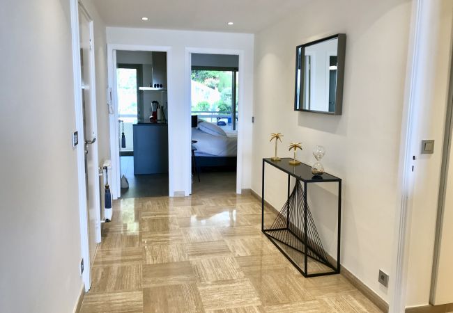 Appartement à Villefranche-sur-Mer - Extraordinaire Vue Mer, 1 Chambre - Piscine & Garage Appartement à Villefranche-sur-Mer - Extraordinaire Vue Mer, 1 Chambre - Piscine & Garage