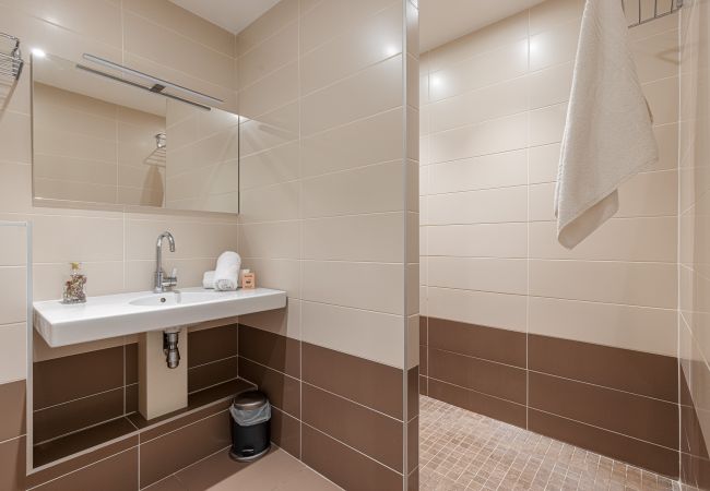 Appartement à Villefranche-sur-Mer - Vue mer, 2 Chambres, Jardin, Piscine & Parking Appartement à Villefranche-sur-Mer - Vue mer, 2 Chambres, Jardin, Piscine & Parking