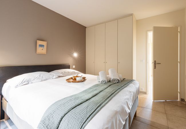 Appartement à Villefranche-sur-Mer - Vue mer, 2 Chambres, Jardin, Piscine & Parking Appartement à Villefranche-sur-Mer - Vue mer, 2 Chambres, Jardin, Piscine & Parking