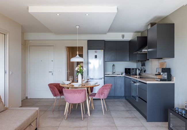 Appartement à Villefranche-sur-Mer - Vue mer, 2 Chambres, Jardin, Piscine & Parking Appartement à Villefranche-sur-Mer - Vue mer, 2 Chambres, Jardin, Piscine & Parking