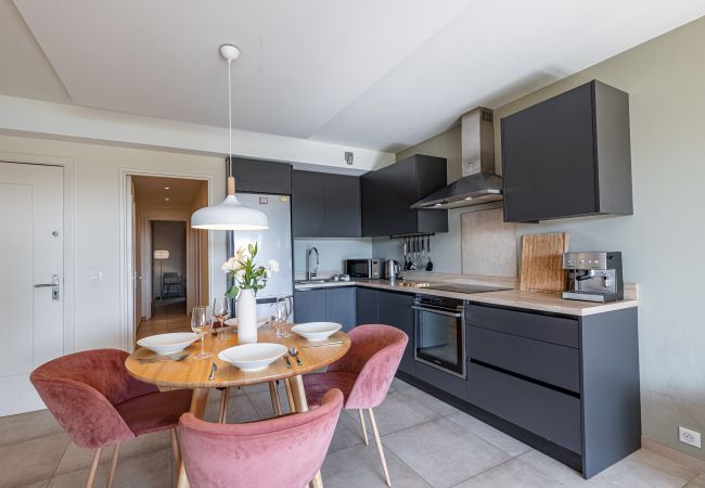 Appartement à Villefranche-sur-Mer - Vue mer, 2 Chambres, Jardin, Piscine & Parking Appartement à Villefranche-sur-Mer - Vue mer, 2 Chambres, Jardin, Piscine & Parking