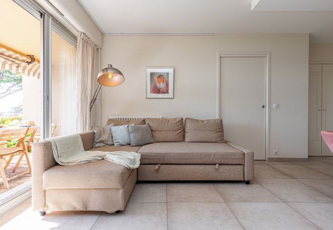 Appartement à Villefranche-sur-Mer - Vue mer, 2 Chambres, Jardin, Piscine & Parking Appartement à Villefranche-sur-Mer - Vue mer, 2 Chambres, Jardin, Piscine & Parking