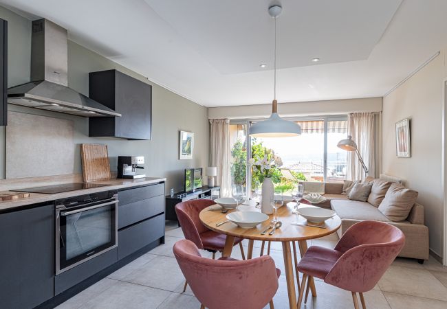 Appartement à Villefranche-sur-Mer - Vue mer, 2 Chambres, Jardin, Piscine & Parking Appartement à Villefranche-sur-Mer - Vue mer, 2 Chambres, Jardin, Piscine & Parking