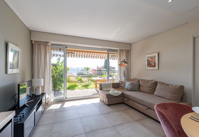 Appartement à Villefranche-sur-Mer - Vue mer, 2 Chambres, Jardin, Piscine & Parking Appartement à Villefranche-sur-Mer - Vue mer, 2 Chambres, Jardin, Piscine & Parking