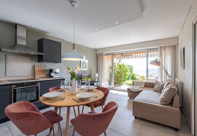 Appartement à Villefranche-sur-Mer - Vue mer, 2 Chambres, Jardin, Piscine & Parking Appartement à Villefranche-sur-Mer - Vue mer, 2 Chambres, Jardin, Piscine & Parking