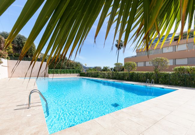 Appartement à Villefranche-sur-Mer - Vue mer, 2 Chambres, Jardin, Piscine & Parking Appartement à Villefranche-sur-Mer - Vue mer, 2 Chambres, Jardin, Piscine & Parking