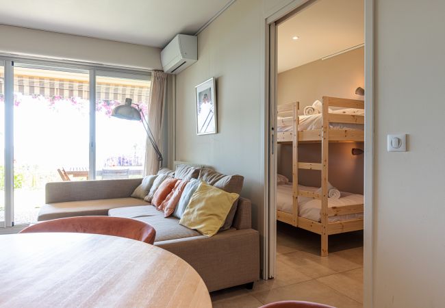 Appartement à Villefranche-sur-Mer - Vue mer, 2 Chambres, Jardin, Piscine & Parking Appartement à Villefranche-sur-Mer - Vue mer, 2 Chambres, Jardin, Piscine & Parking