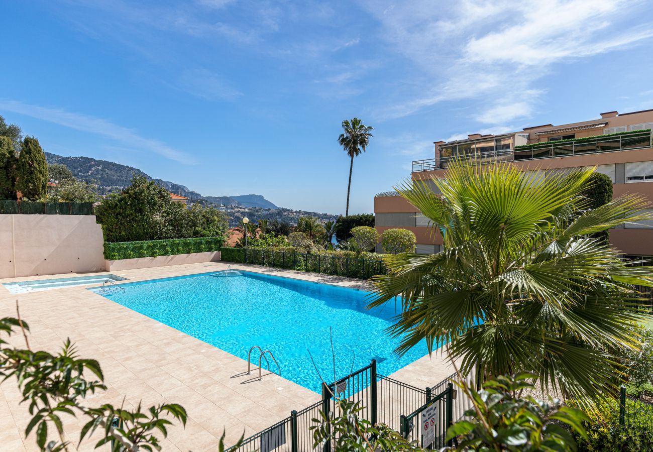 Appartement à Villefranche-sur-Mer - Vue mer, 2 Chambres, Jardin, Piscine & Parking