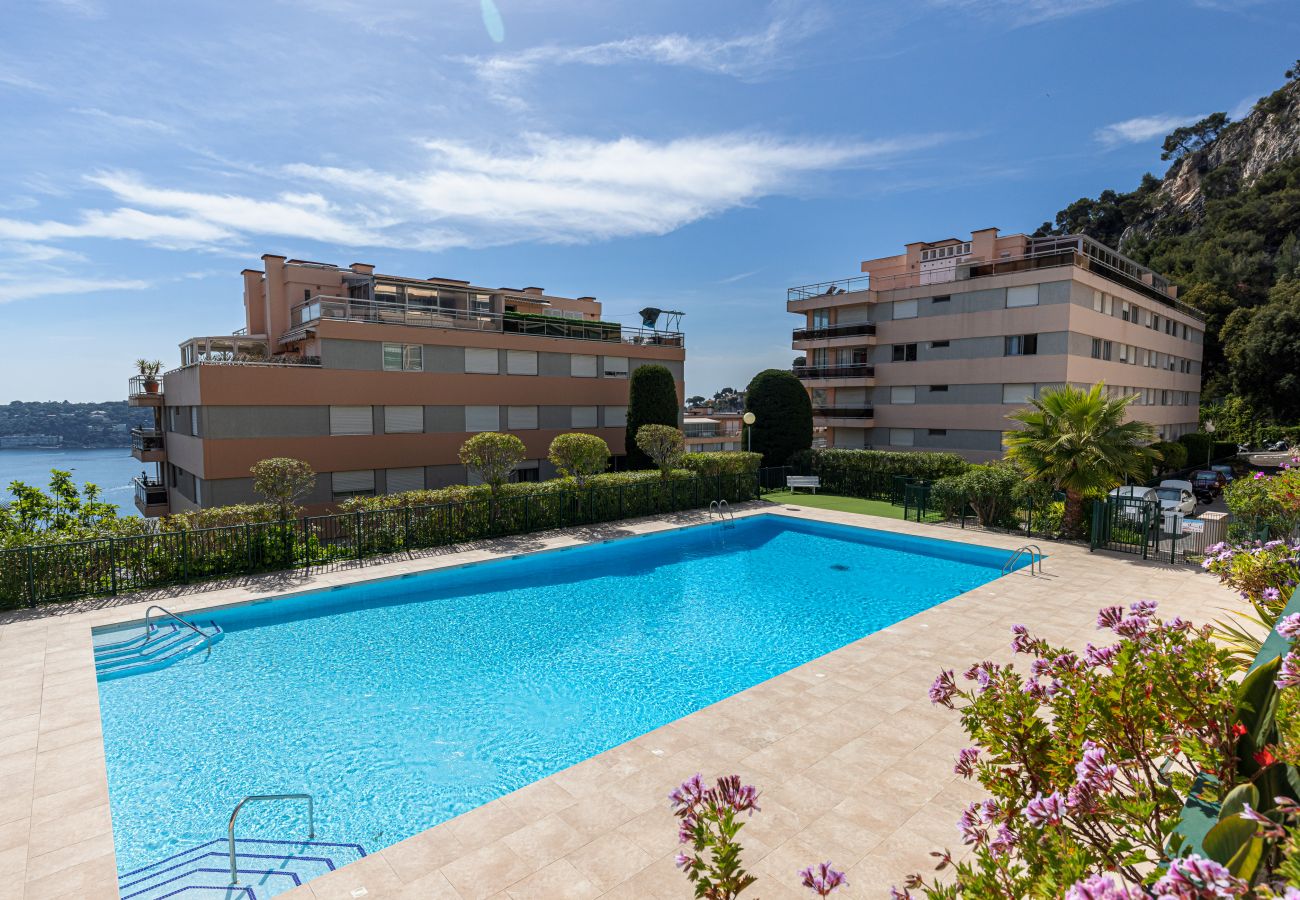 Appartement à Villefranche-sur-Mer - Vue mer, 2 Chambres, Jardin, Piscine & Parking