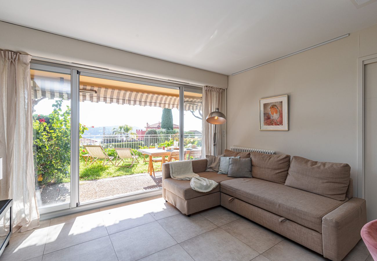 Appartement à Villefranche-sur-Mer - Vue mer, 2 Chambres, Jardin, Piscine & Parking