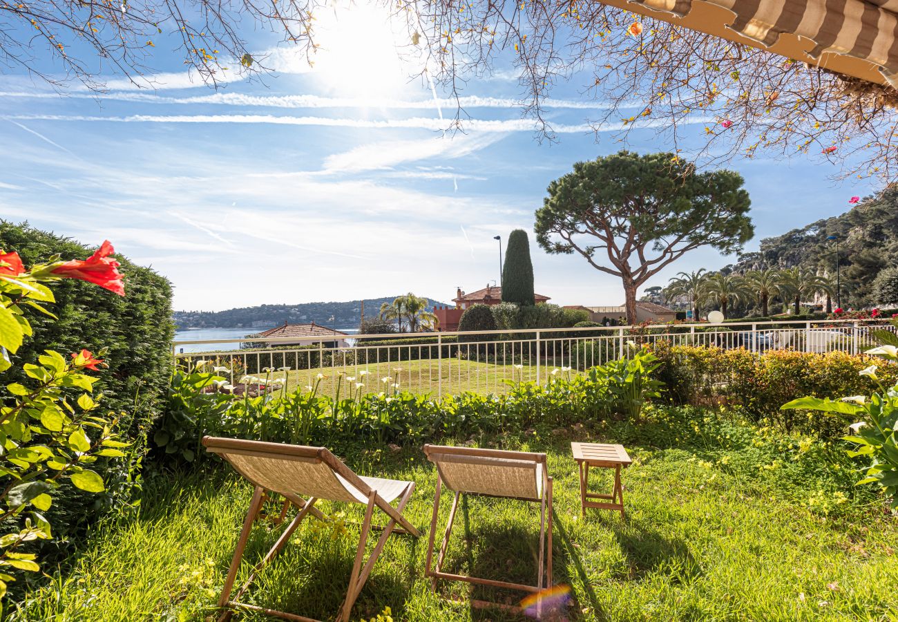 Appartement à Villefranche-sur-Mer - Vue mer, 2 Chambres, Jardin, Piscine & Parking