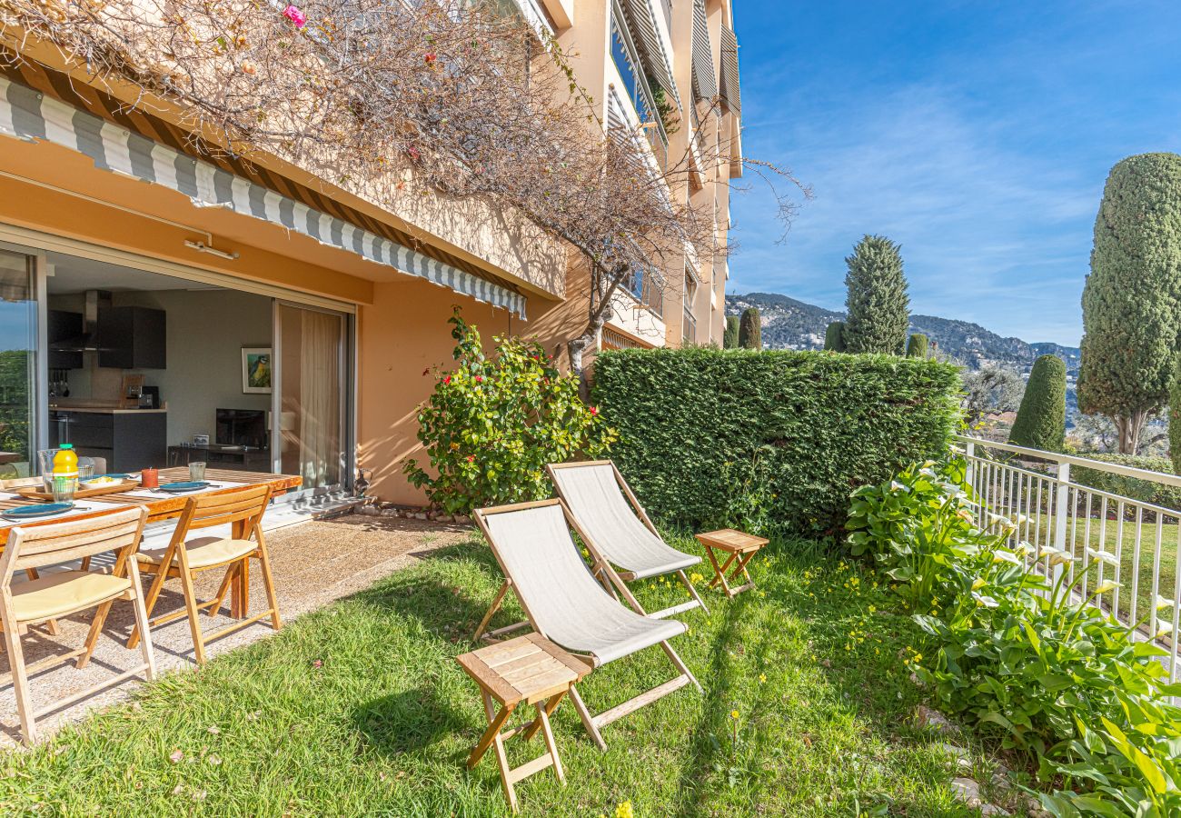 Appartement à Villefranche-sur-Mer - Vue mer, 2 Chambres, Jardin, Piscine & Parking